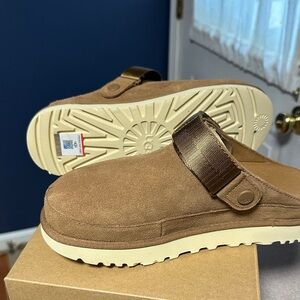 UGG Goldenstar Clog NWT